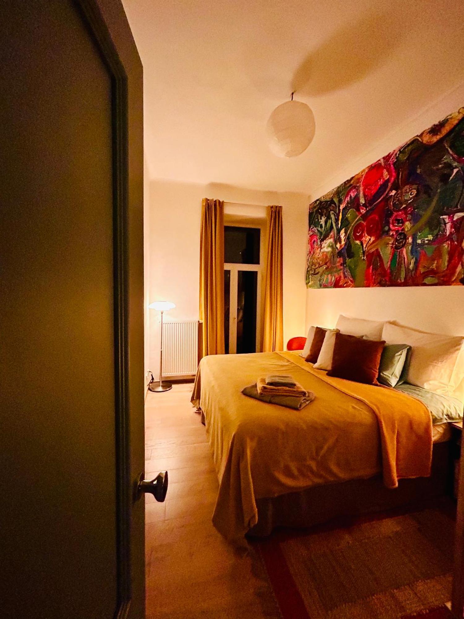Green Balcony & King Size Bed 布拉格 外观 照片